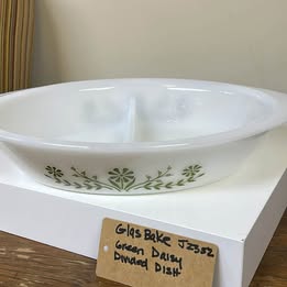 GLASBAKE GREEN DAISY DIVIDED DISH