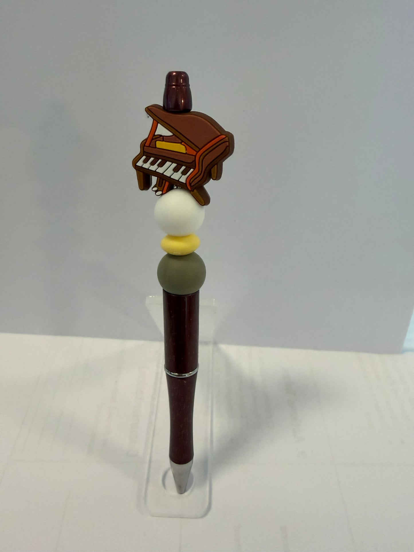 Piano Brown