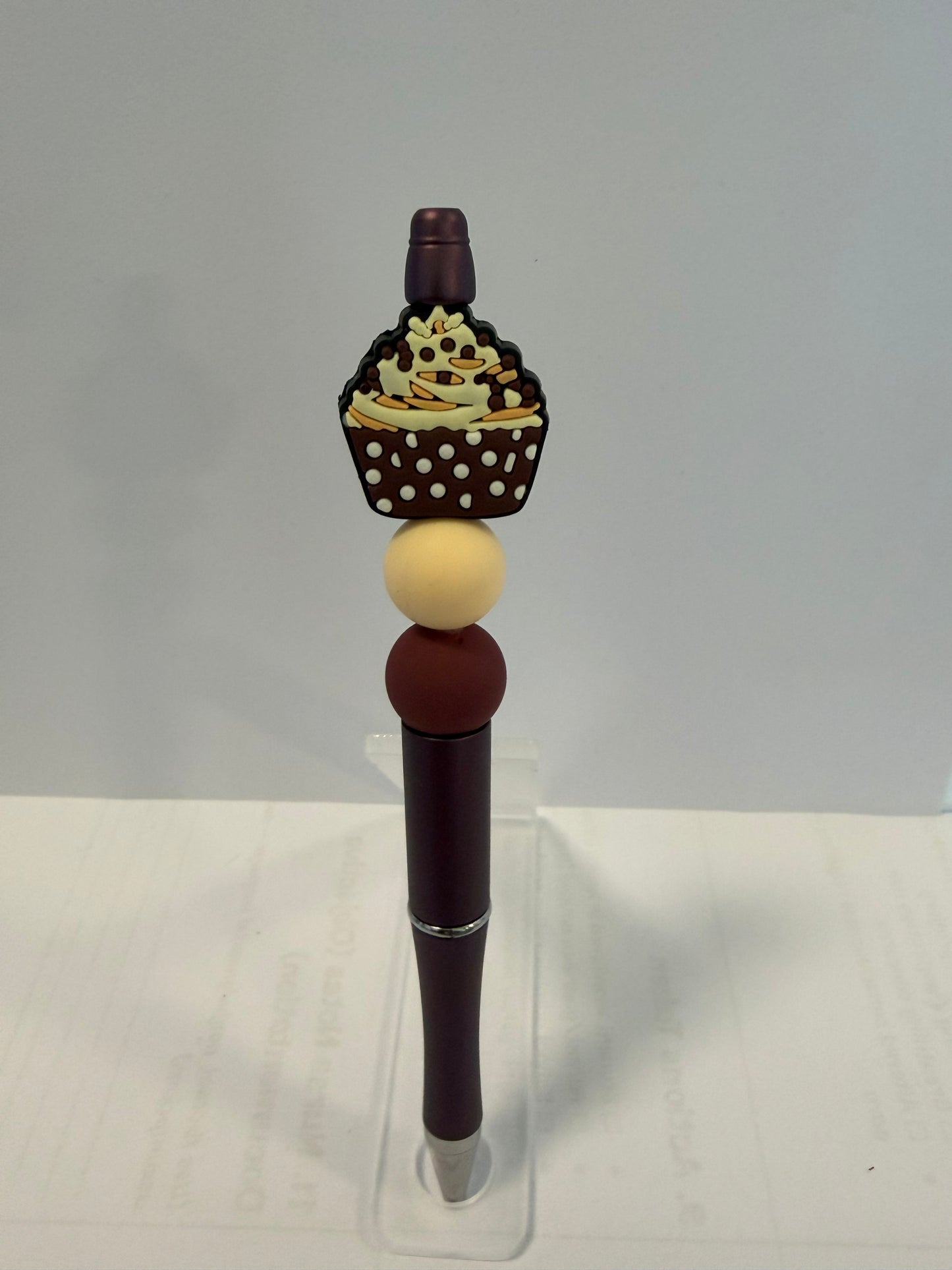 Brown Cupcake, Off white and cranberry
