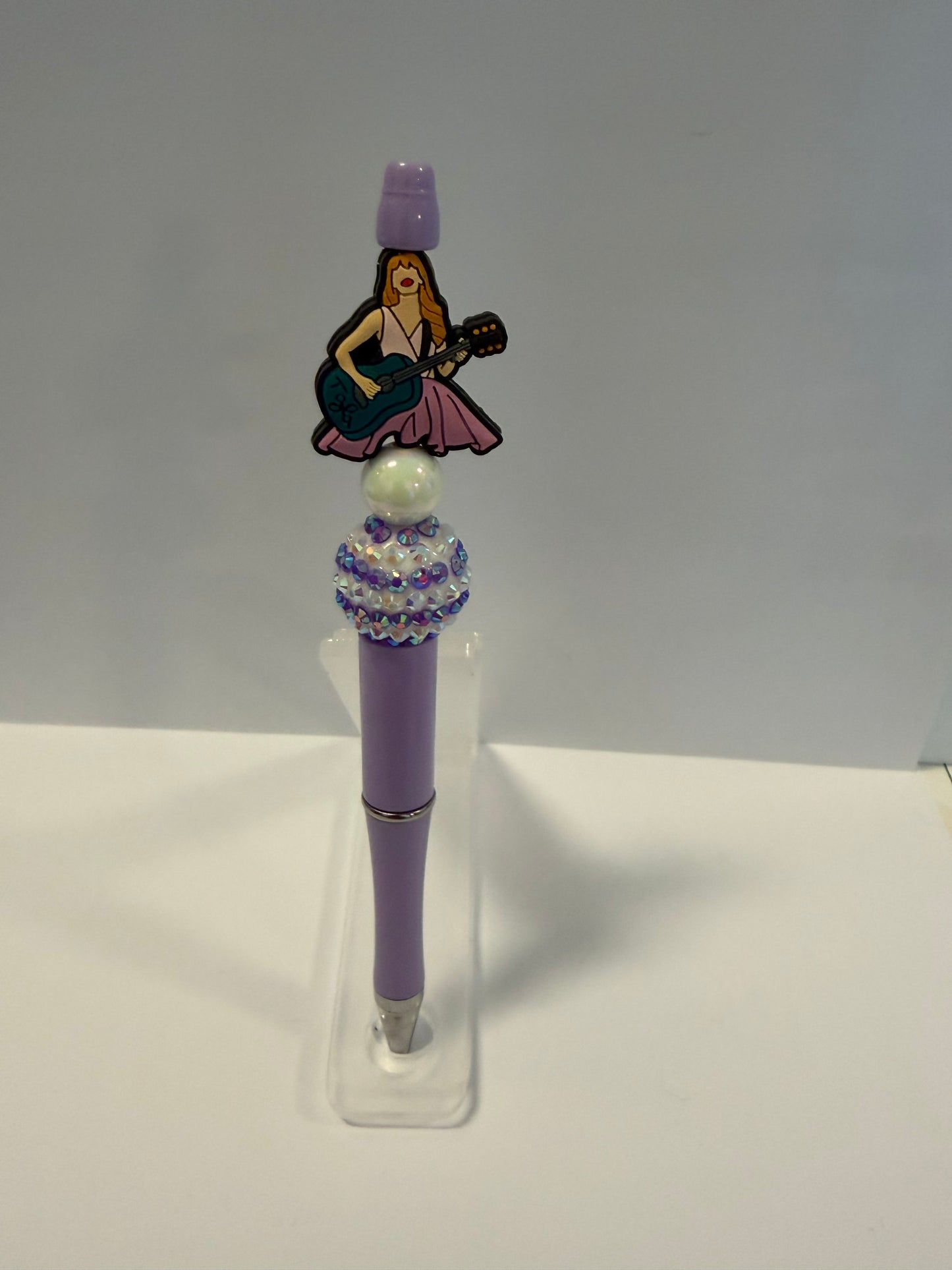 Taylor with guitar Multi Bead