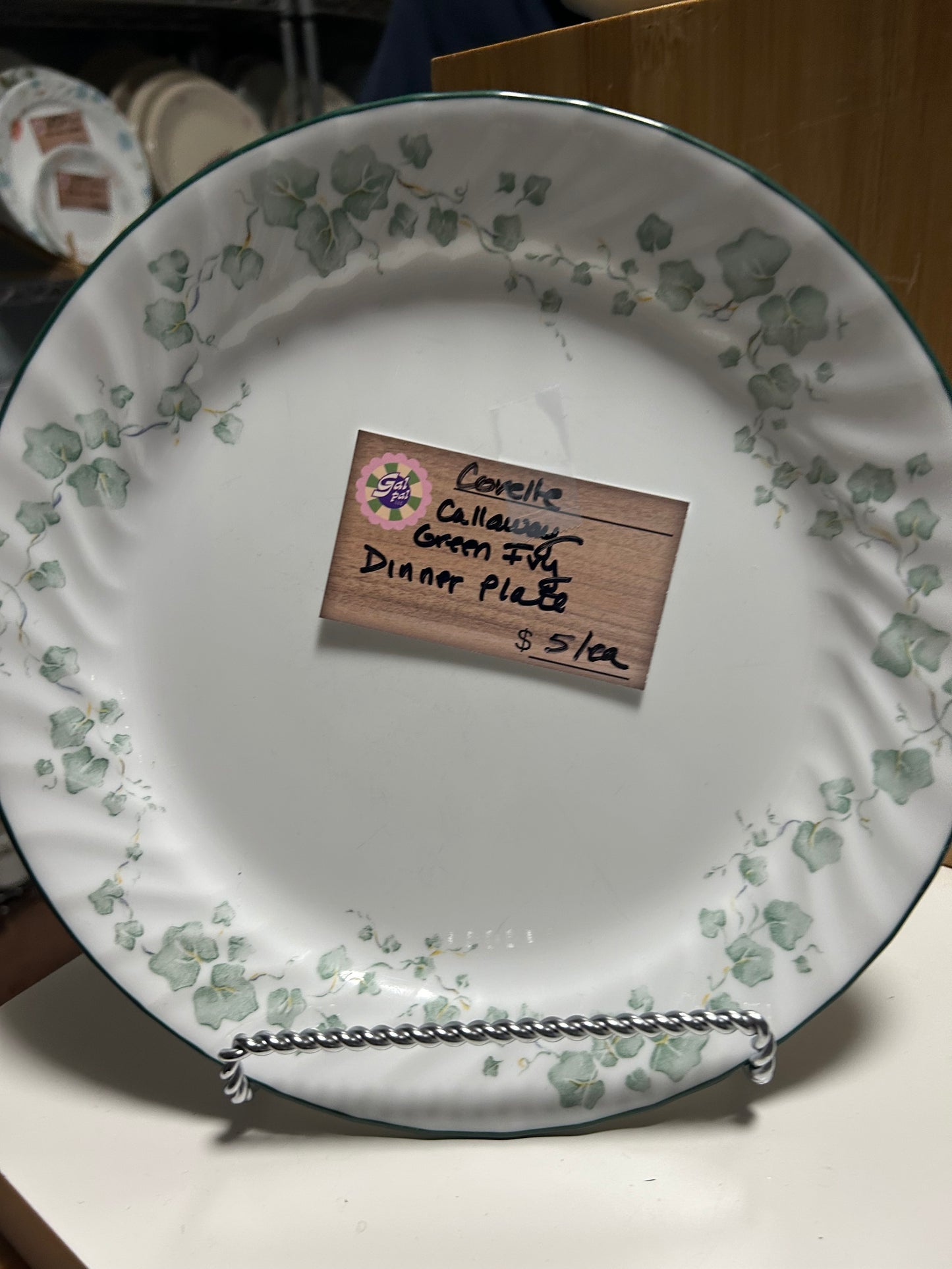 CORELLE CALLAWAY GREEN IVY DINNER PLATES