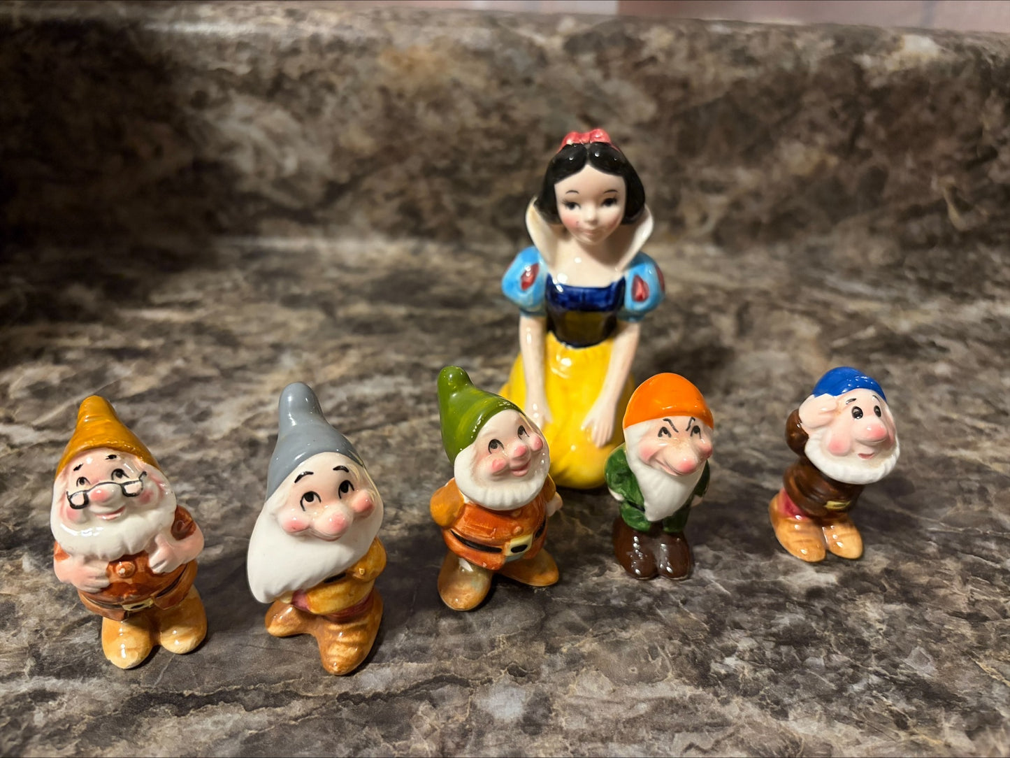DISNEY SNOW WHITE AND DWARFS (5)