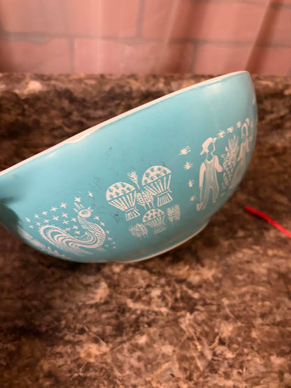 PYREX AMISH BUTTERFLY TURQUOISE CINDERELLA BOWL