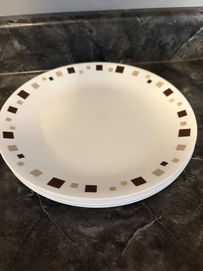CORELLE GEOMETRIC DINNER PLATE