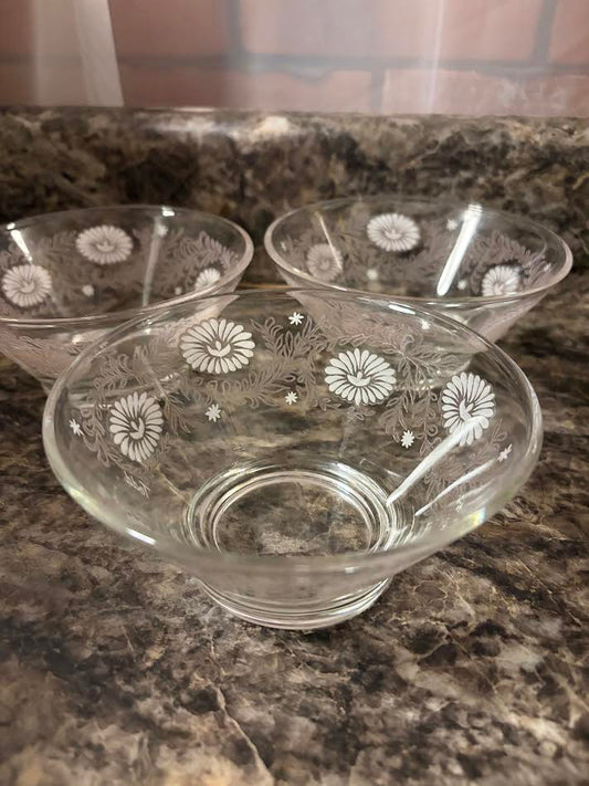 TODD DEPRESSION GLASS VINTAGE FLORAL DESSERT BOWL