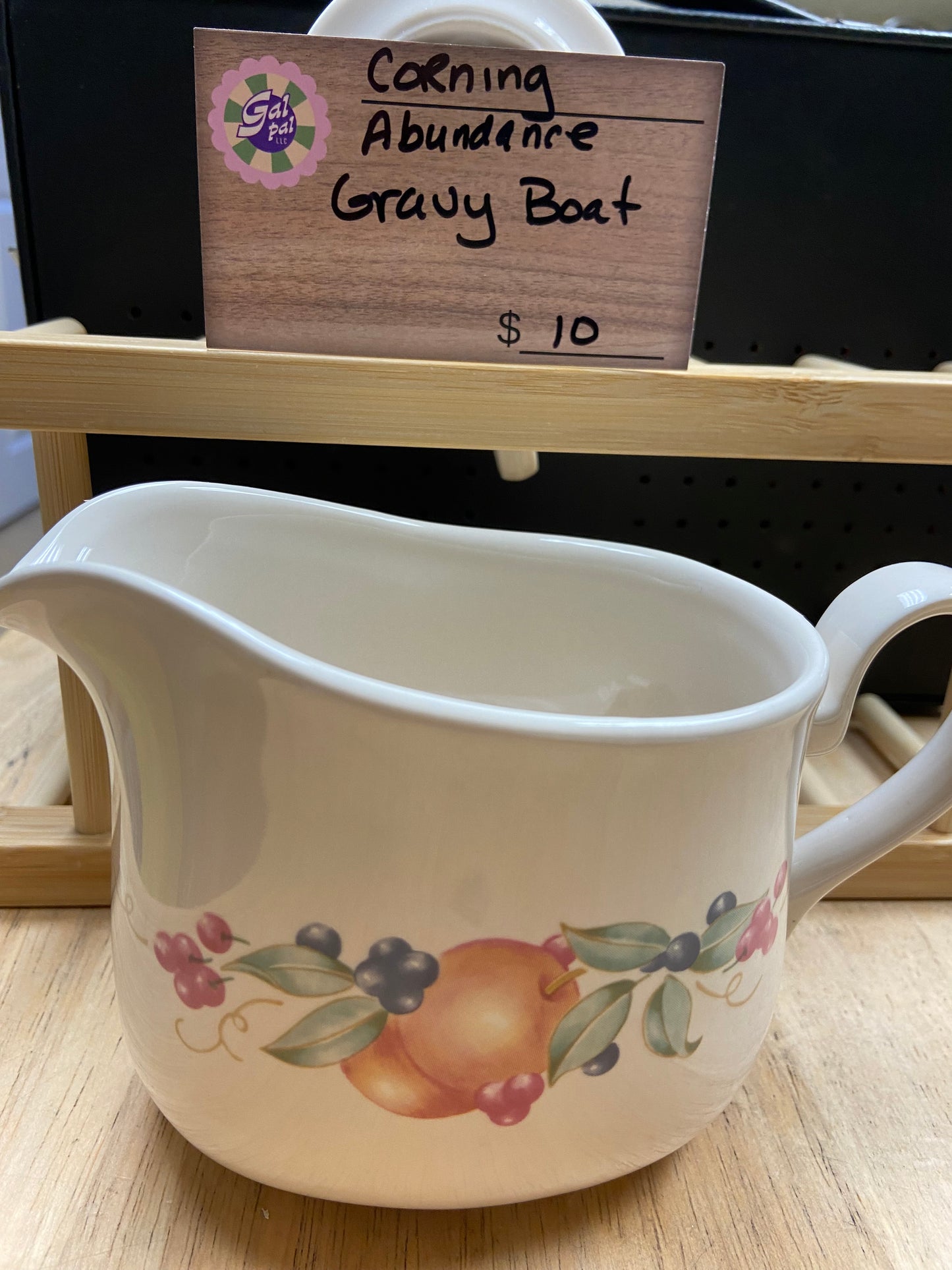 CORNING ABUNDANCE GRAVY BOAT