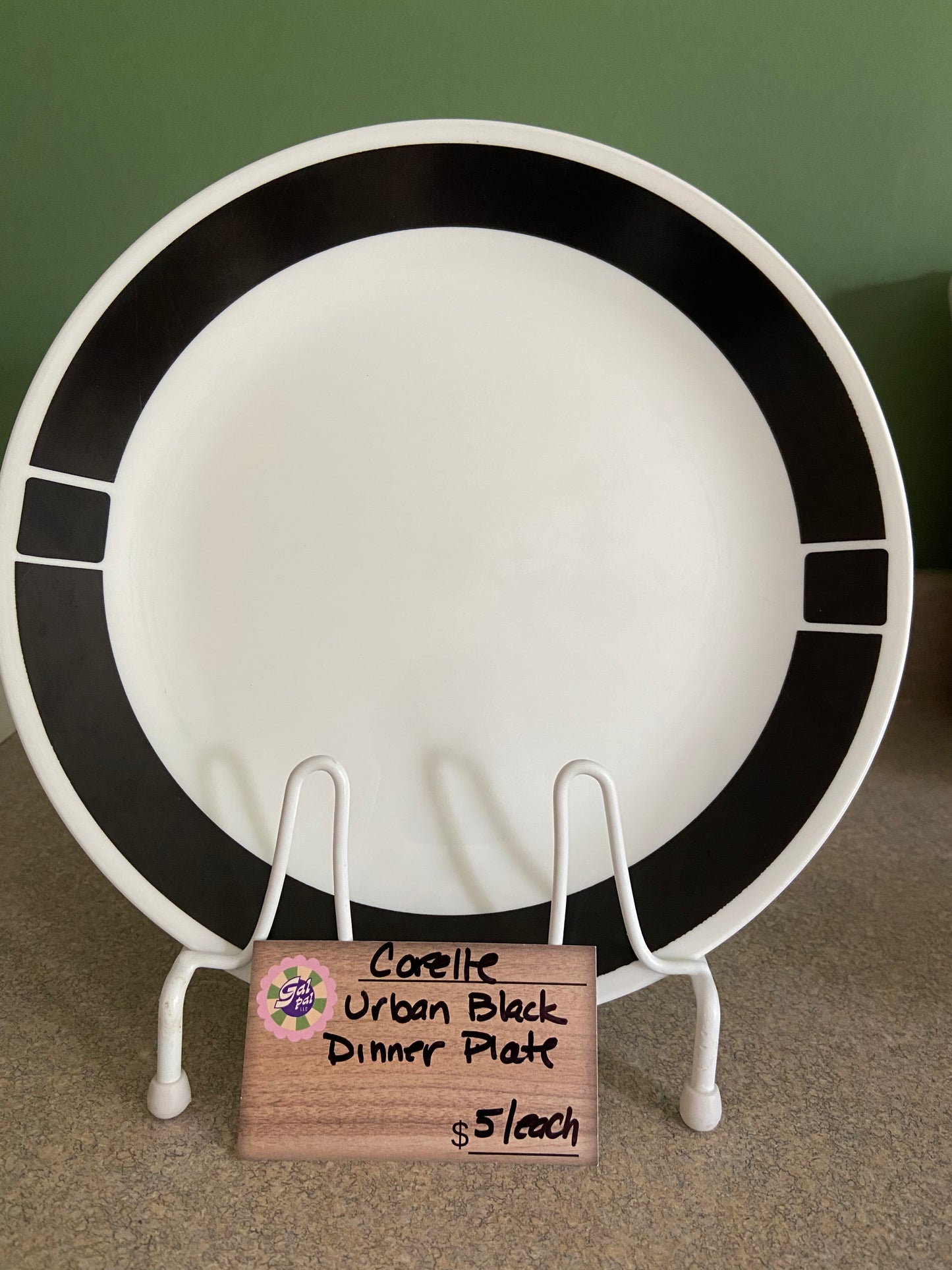 CORELLE URBAN BLACK DINNER PLATE