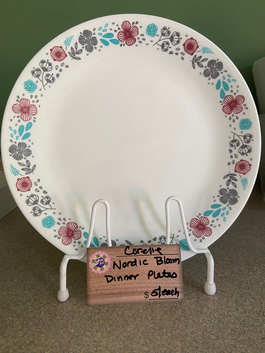 CORELLE NORDIC BLOOM DINNER PLATES