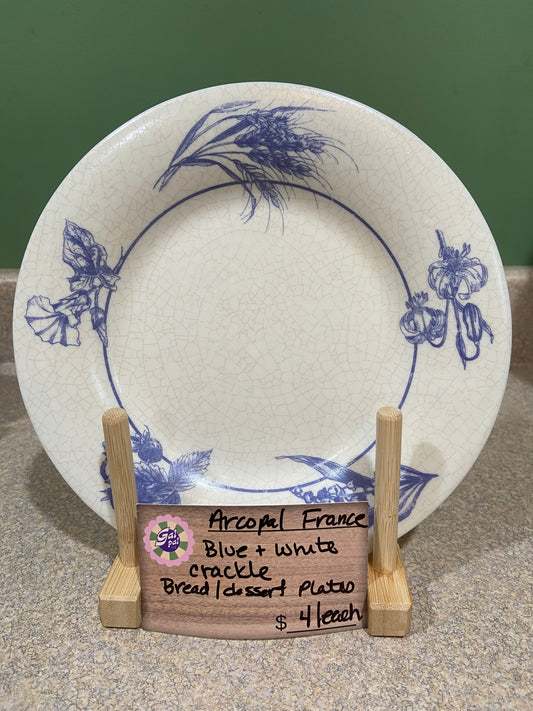 ARCOPAL FRANCE BLUE AND WHITE CRACKLE BREAD/DESSERT PLATES