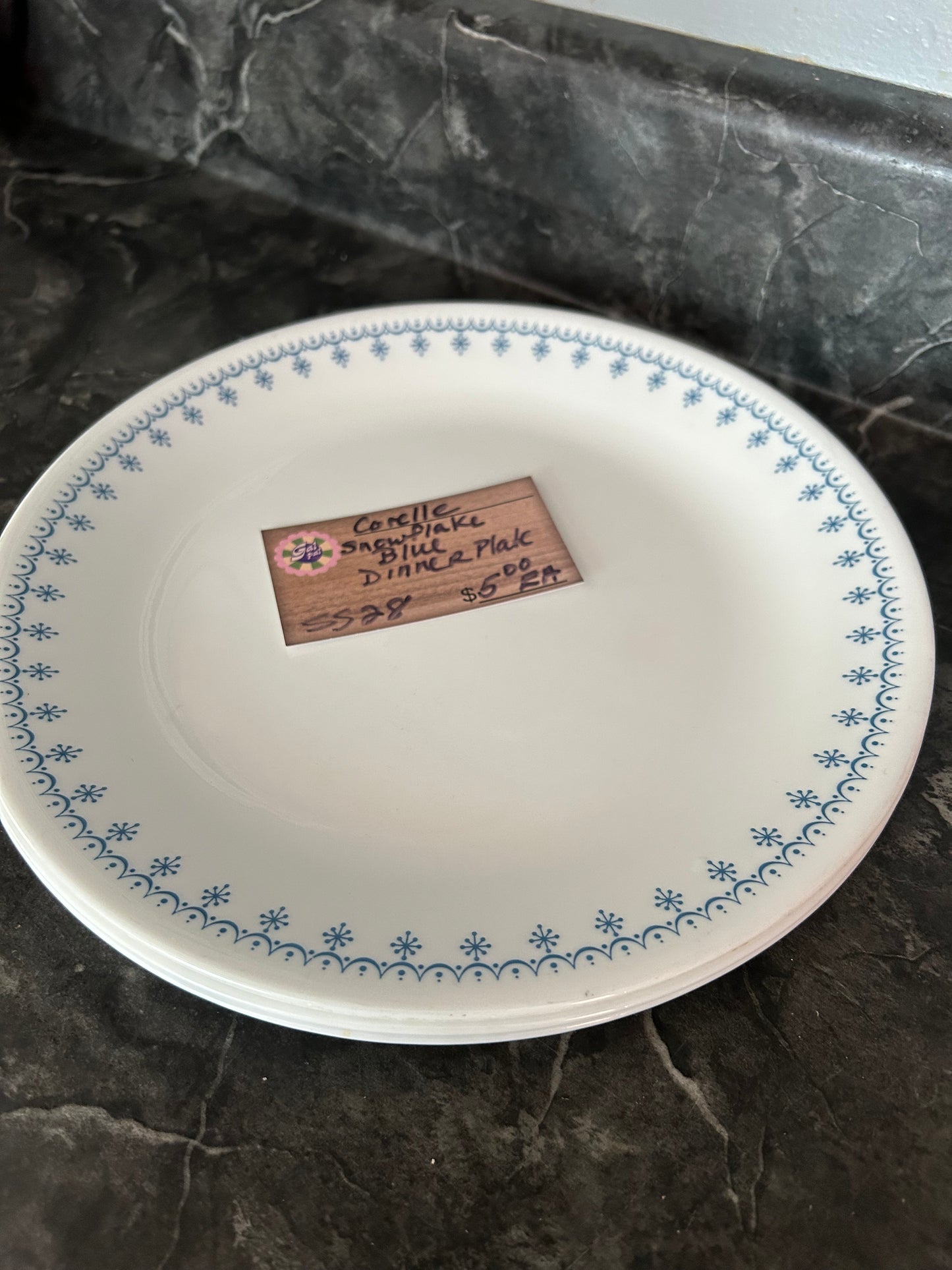 CORELLE SNOWFLAKE BLUE DINNER PLATE