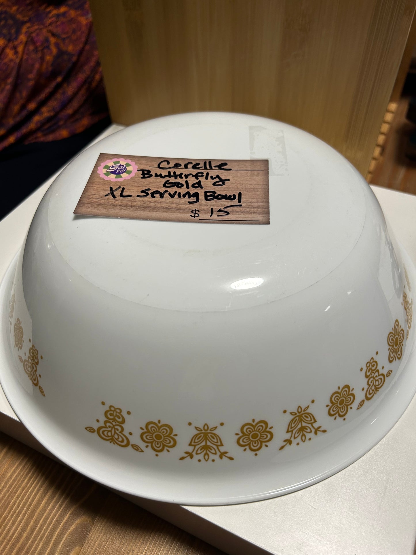 CORELLE BUTTERFLY GOLD XL SERVING BOWL - SALAD SERVER