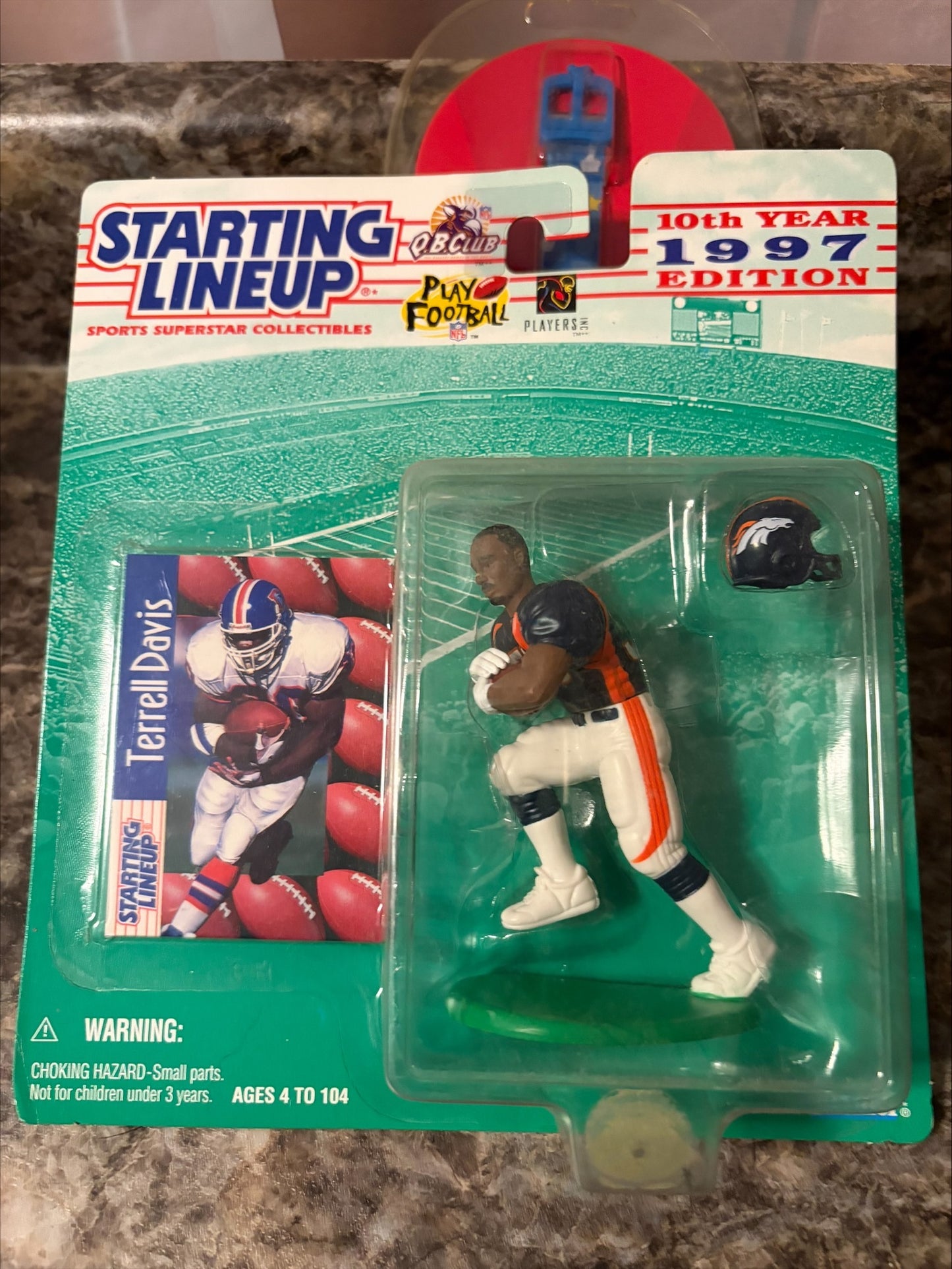 STARTING LINE UP 1997 TERRELL DAVIS FIGURE